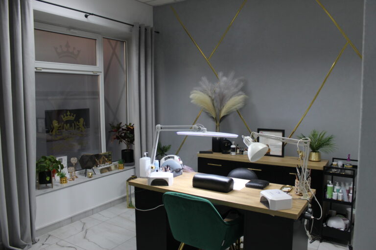 modelowanie paznokci